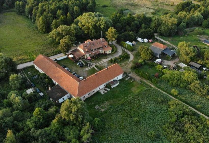 تختخواب و صبحانه Folwark łuknajno Nad Jeziorem śniardwy