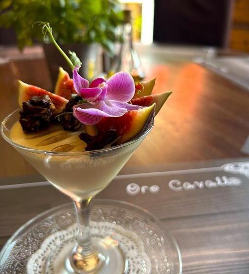 تختخواب و صبحانه Oro Cavallo