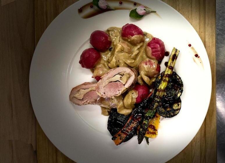 تختخواب و صبحانه Oro Cavallo