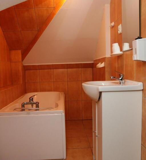 ベッドアンドブレックファースト Rezydencja Nad Wigrami Standard & Comfort Rooms