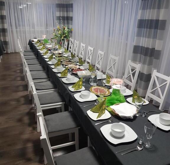 تختخواب و صبحانه Willa Grafit