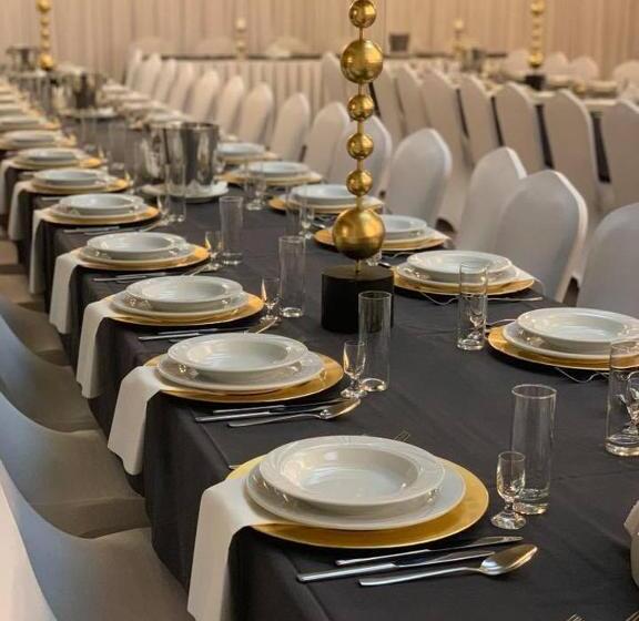 ホテル Rozdroże Nieborów