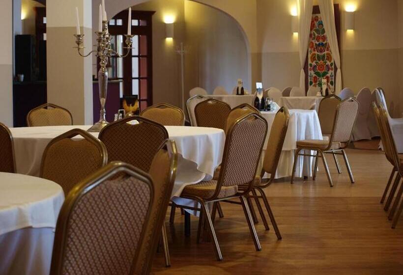 ホテル Rozdroże Nieborów