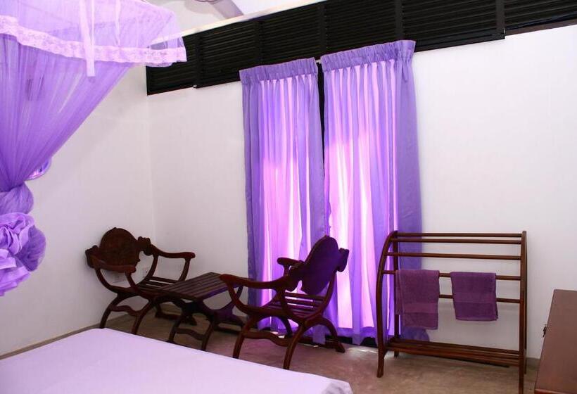 پانسیون Relax Inn Hikkaduwa