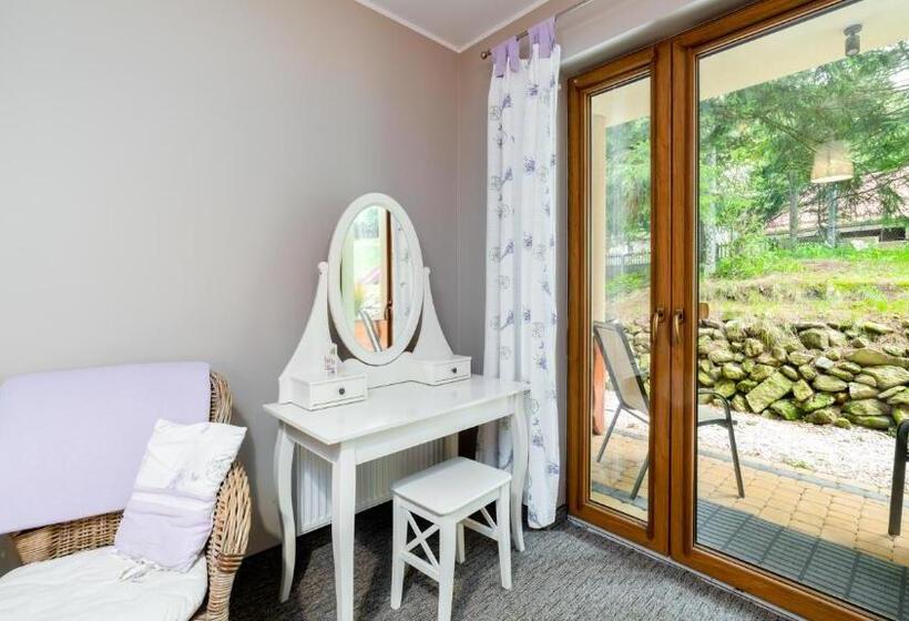 تختخواب و صبحانه Willa Izbica Karpacz