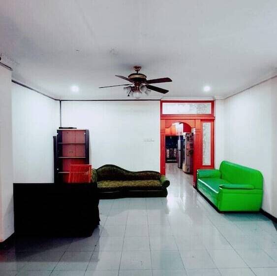 پانسیون Go Hard Or Go Home Surf Lodge