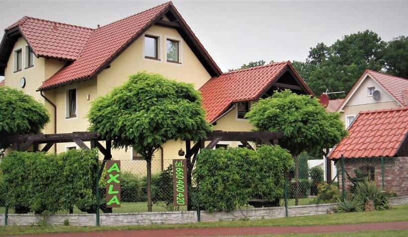 پانسیون Willa Axla Z Werandą Ogrodem I Parkingiem