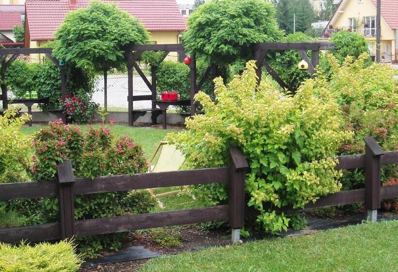 پانسیون Willa Axla Z Werandą Ogrodem I Parkingiem