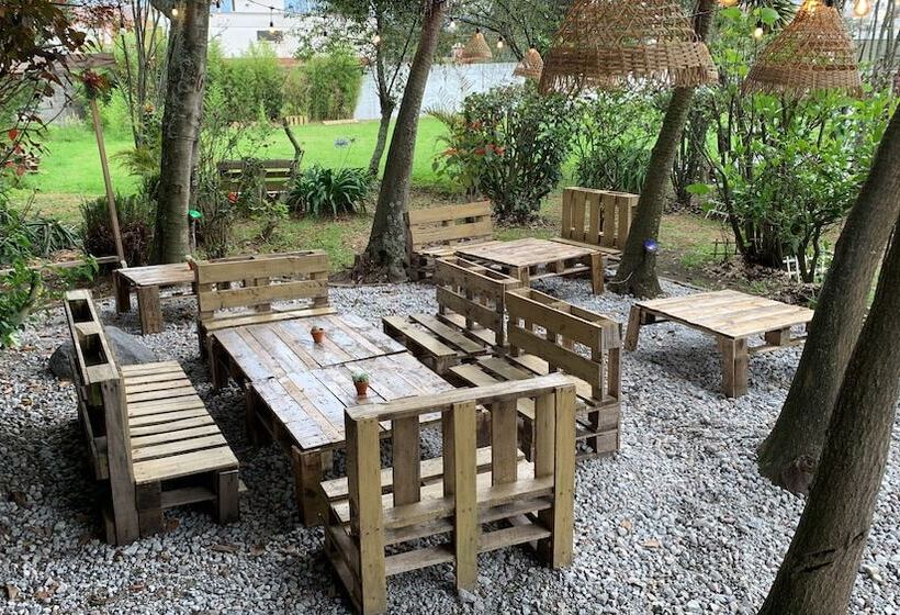 تختخواب و صبحانه Casa Skema Garden