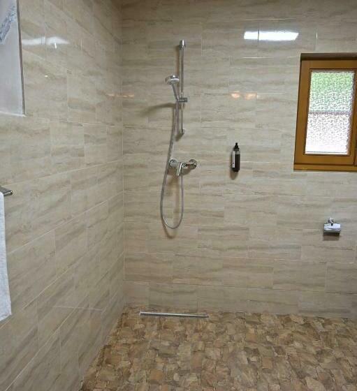فندق Conacul Radacinilor
