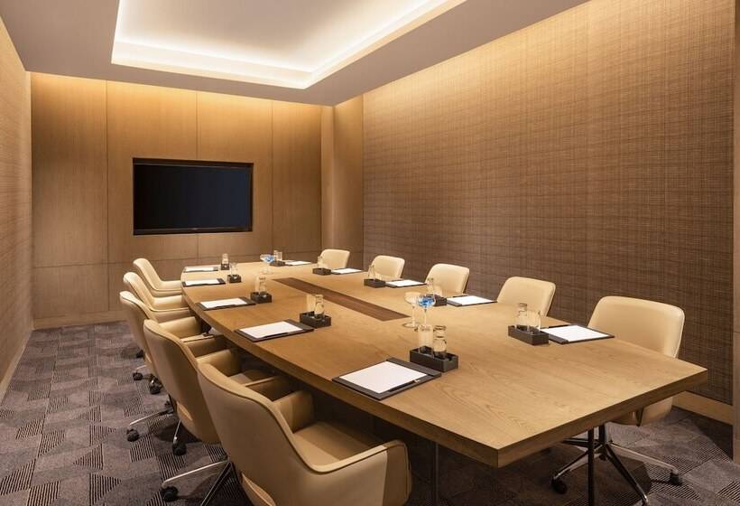 فندق Courtyard By Marriott Shillong