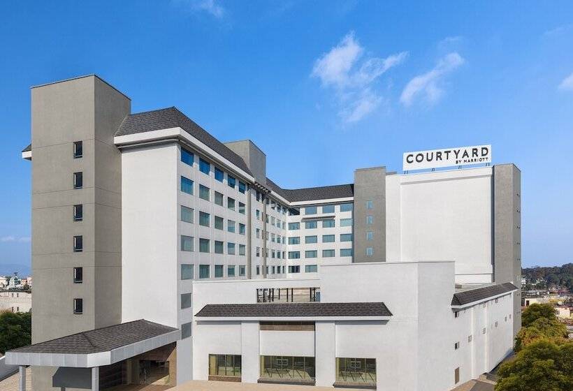 فندق Courtyard By Marriott Shillong