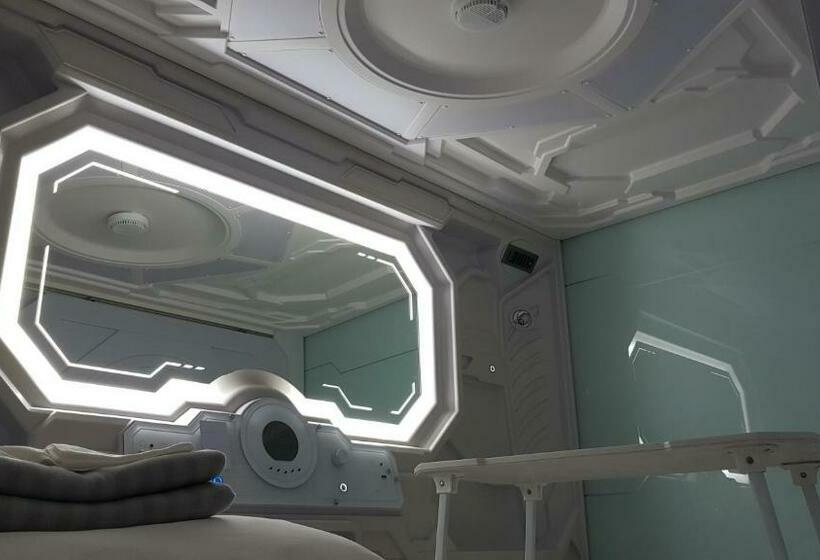 هتل کپسول Apollo Capsule