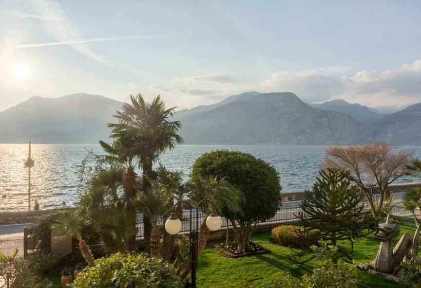 هتل Drago   Garda Lake Collection
