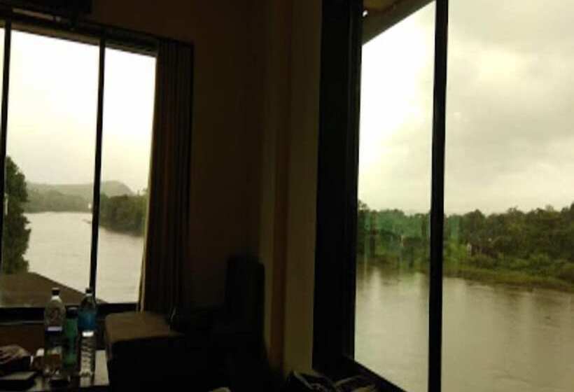 בית מלון כפרי Visava Riverside