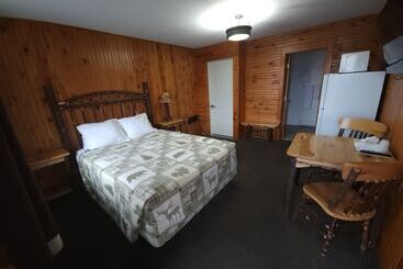 Outdoorsman Motel