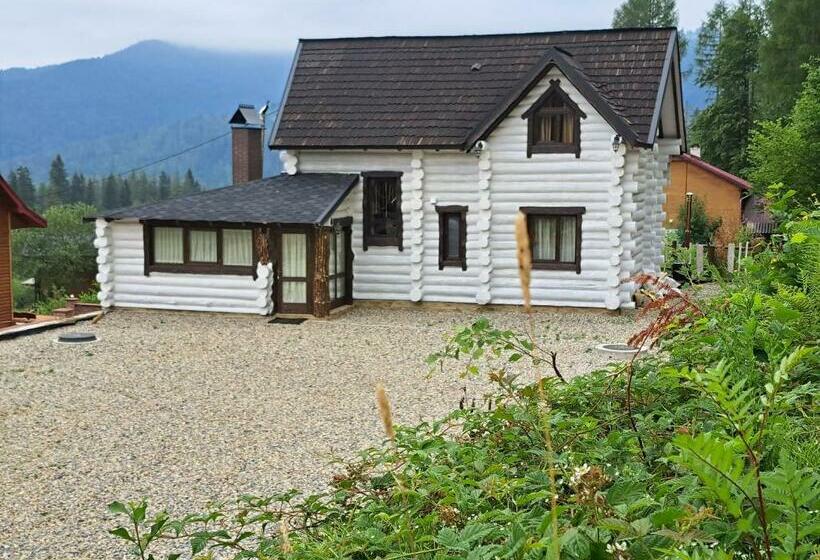 Pensió Mountain White House гостинний двір