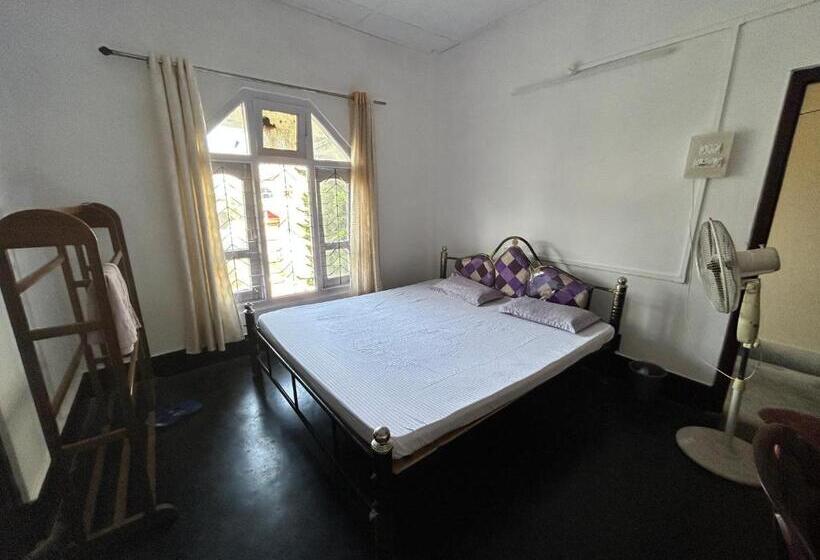 پانسیون Munin S Guest House