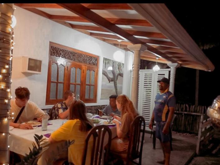 تختخواب و صبحانه R Home Stay