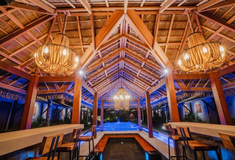 호텔 Malabar Pool Villa Phuket