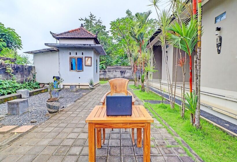 호텔 Oyo 92203 Tata Guest House