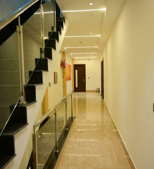 호텔 Royale Suites