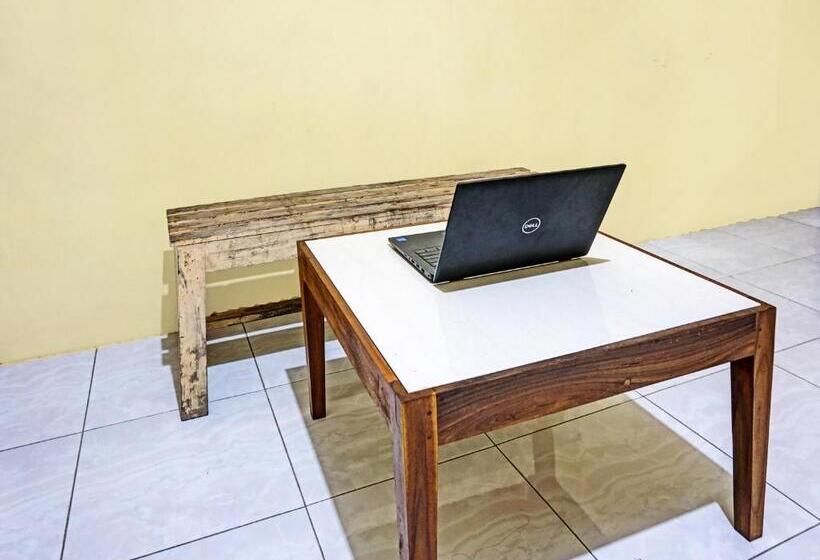 ホテル Spot On 92183 Komang Resort Klayar