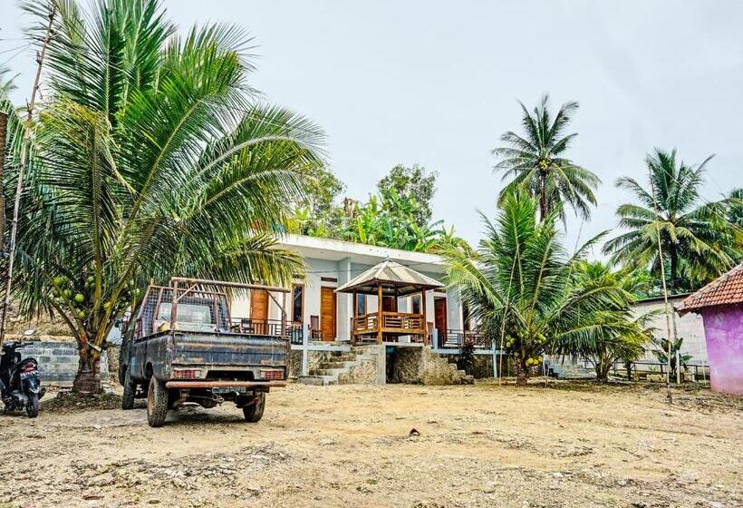 ホテル Spot On 92183 Komang Resort Klayar