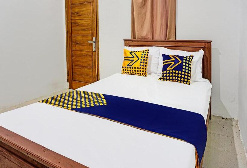 ホテル Spot On 92183 Komang Resort Klayar