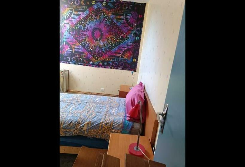 Пансион Room In Apartment   Homestay Guest Room Fruges, Hauts De France