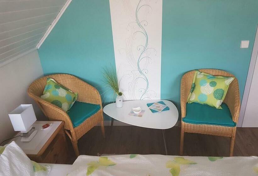 تختخواب و صبحانه Ferienzimmer Vogelsang