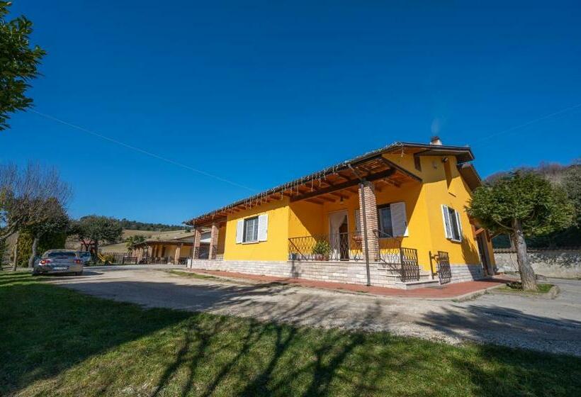 호텔 Agriturismo Caperroni