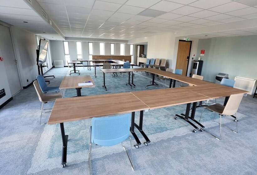 فندق Ibis Bourgoin Jallieu Medipole