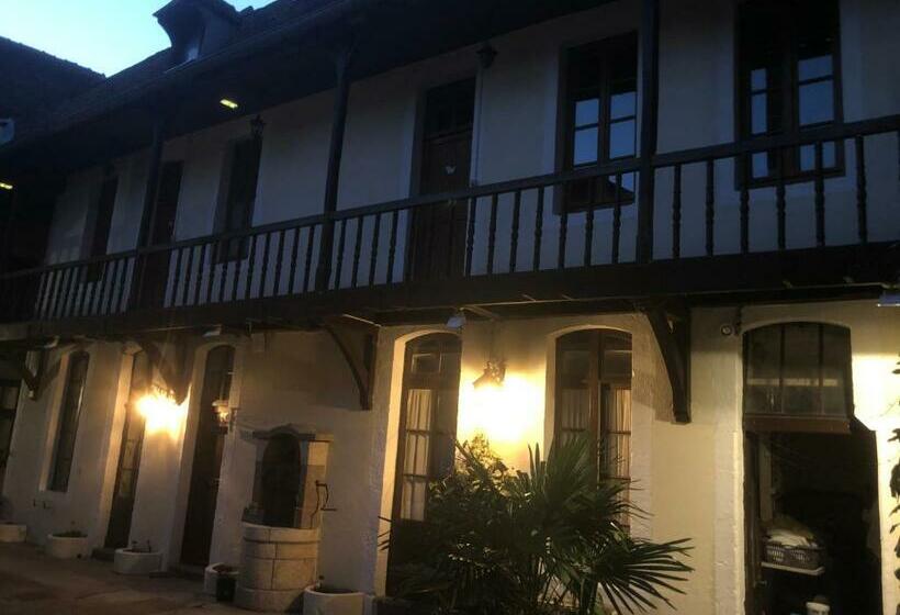 هتل Le Vieux Relais