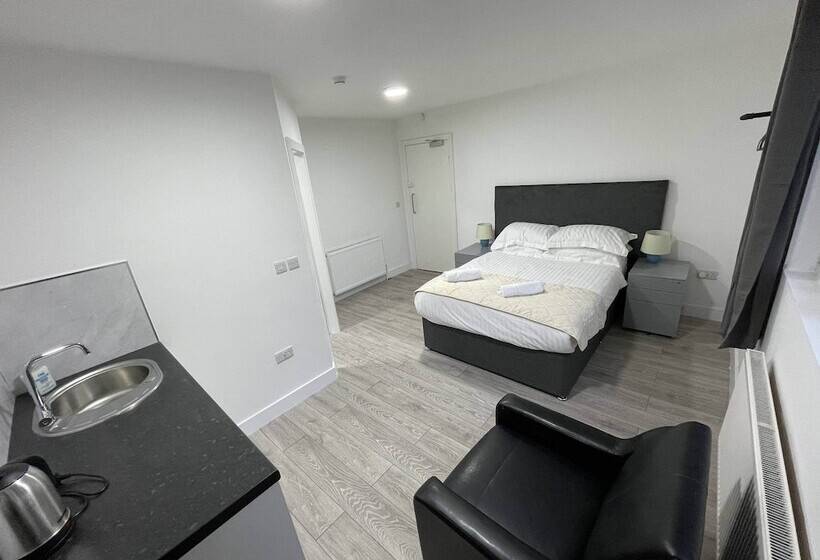 بنسيون Isuites