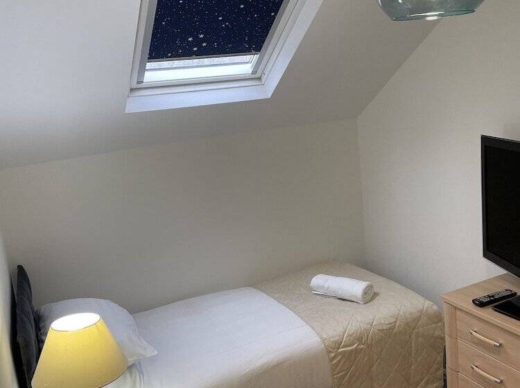 بنسيون Isuites