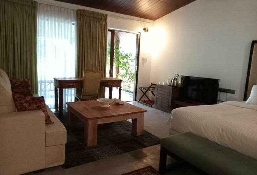 استراحتگاه Bellevue Beach   Nilaveli