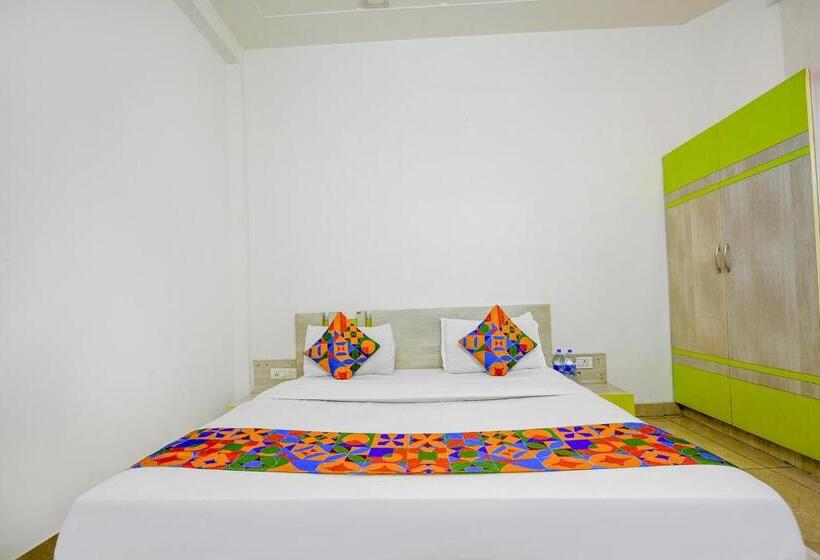 هتل Cladis Sector 15 Noida