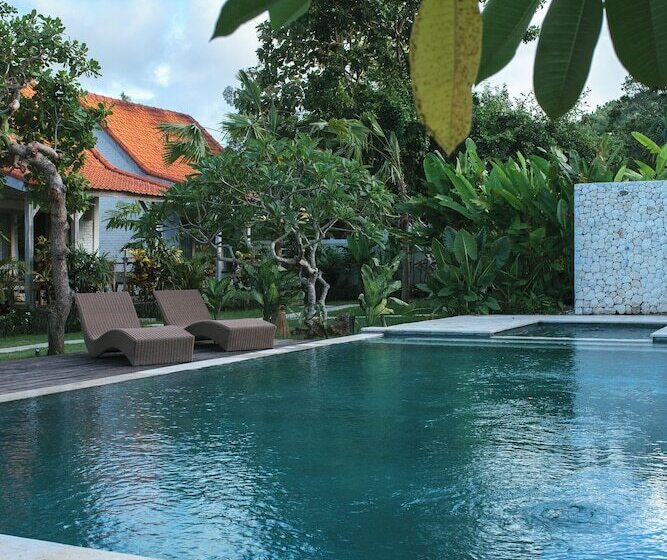 هتل Tamuku Padang Padang, Cari Surf Camp