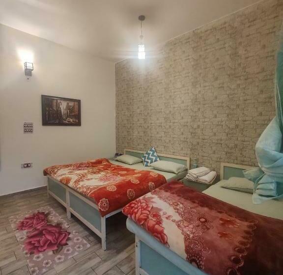 בית מלון כפרי The Bunker House Cafe And Stay