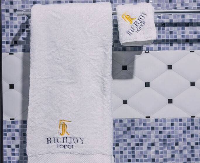 پانسیون Richjoy Lodge