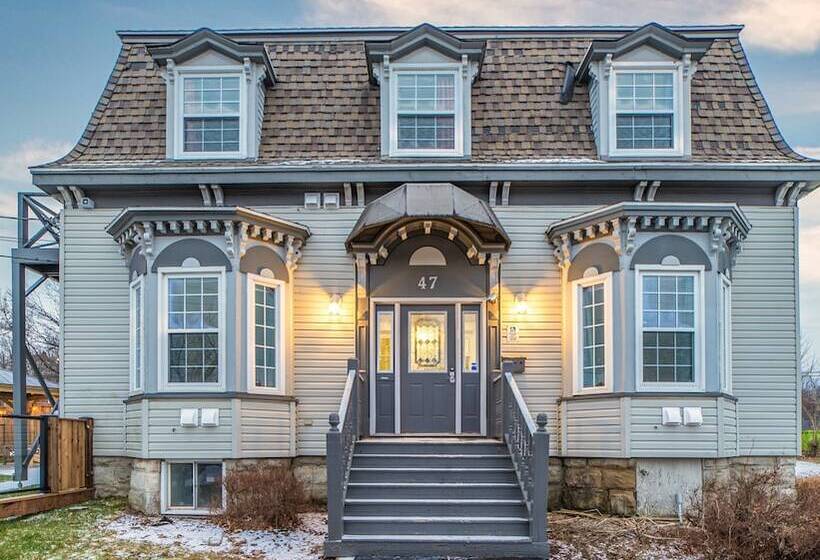 호스텔 Riverside Inn