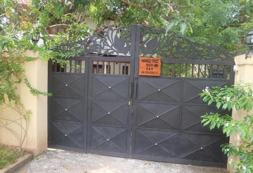 تختخواب و صبحانه Mango Tree House