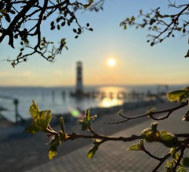 ベッドアンドブレックファースト Mediterranean Lake Escape House