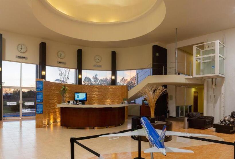هتل Aeropuerto Morelia
