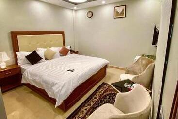 Grand Luxury Hotel Multan
