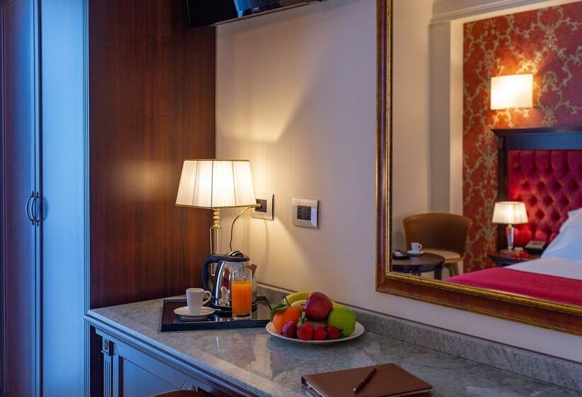 هتل La Paloma Blanca