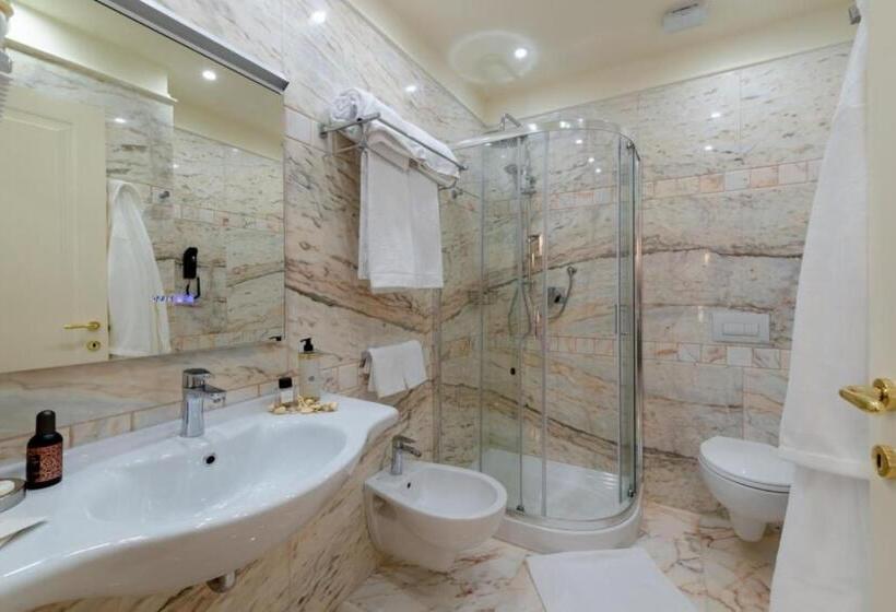 هتل La Paloma Blanca