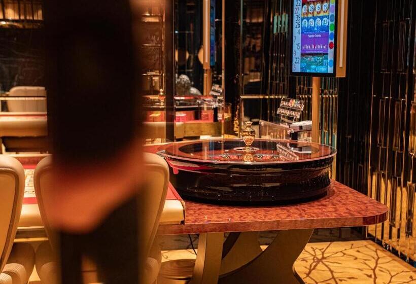 هتل Mandarin Club House