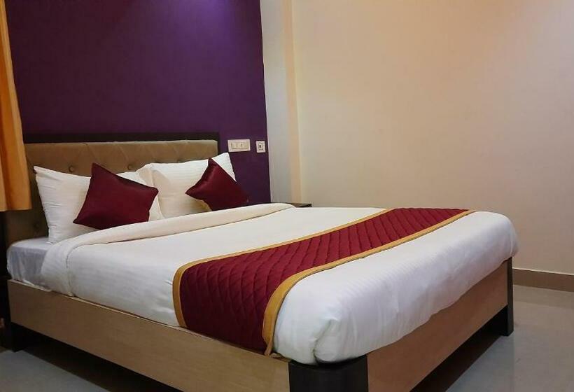 هتل Naadi Stayinn Premium Rooms